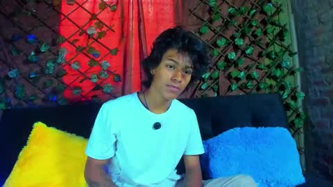 Snapshot of dreyk20 chatting on February 8, 5:27 pm Dreyk online show from February 8, 5:27 pm