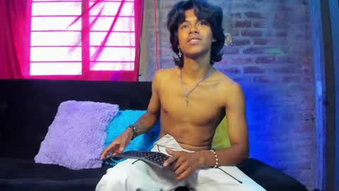 Snapshot of dreyk20 chatting on March 16, 8:24 pm Dreyk online show from March 16, 8:24 pm