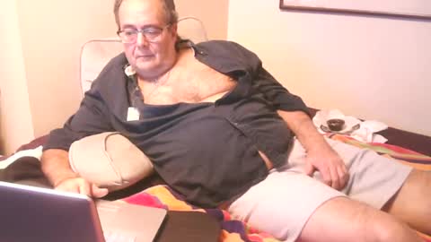 Snapshot of drfeelgood777 chatting on January 2, 3:48 am Dr. Feelgood online show from January 2, 3:48 am