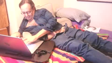 Snapshot of drfeelgood777 chatting on February 17, 4:09 am Dr. Feelgood online show from February 17, 4:09 am