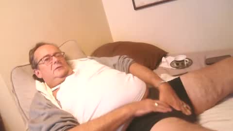 Snapshot of drfeelgood777 chatting on October 5, 4:11 am Dr. Feelgood online show from October 5, 4:11 am