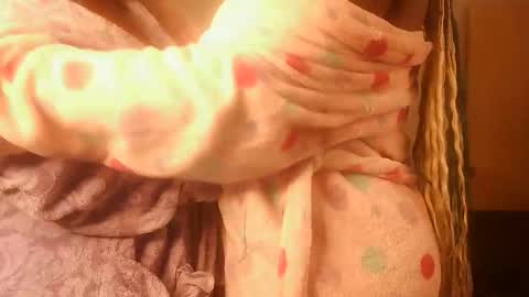 Snapshot of drip_doll_ chatting on May 15, 3:02 am Kimberly online show from May 15, 3:02 am