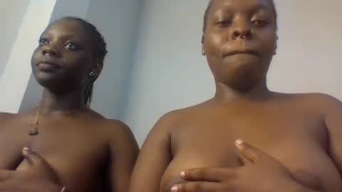 Snapshot of drip_doll_ chatting on May 16, 6:21 am Kimberly online show from May 16, 6:21 am