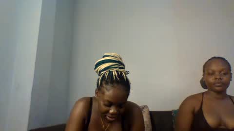 Snapshot of drip_doll_ chatting on May 20, 12:06 am Kimberly online show from May 20, 12:06 am