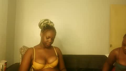Snapshot of drip_doll_ chatting on May 23, 11:42 pm Kimberly online show from May 23, 11:42 pm