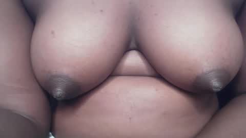 Snapshot of drippussy1 chatting on February 3, 4:10 am Ebonypussy1 online show from February 3, 4:10 am