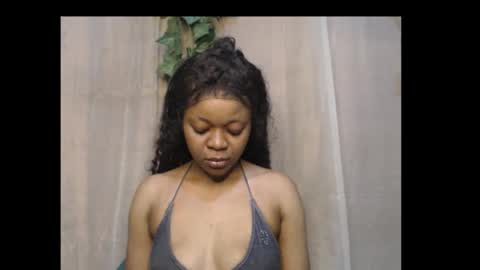 Snapshot of dripqueenx chatting on November 2, 10:23 pm linda online show from November 2, 10:23 pm