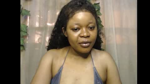 Snapshot of dripqueenx chatting on November 19, 1:55 pm linda online show from November 19, 1:55 pm