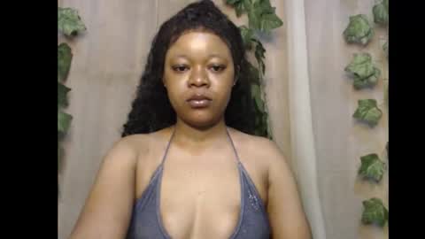 Snapshot of dripqueenx chatting on November 20, 8:47 am linda online show from November 20, 8:47 am