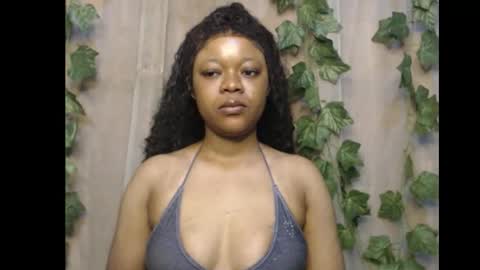 Snapshot of dripqueenx chatting on December 1, 11:04 am linda online show from December 1, 11:04 am