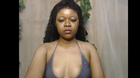Snapshot of dripqueenx chatting on December 4, 8:45 am linda online show from December 4, 8:45 am