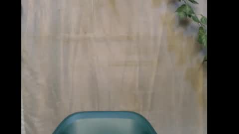 Snapshot of dripqueenx chatting on December 13, 10:04 pm linda online show from December 13, 10:04 pm