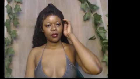 Snapshot of dripqueenx chatting on February 4, 7:03 am linda online show from February 4, 7:03 am