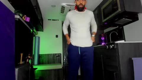 Snapshot of drizzys_room chatting on January 27, 11:22 am DirtyDrizzy online show from January 27, 11:22 am