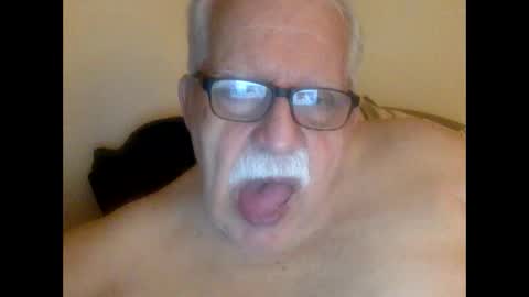 drnick069 online show from October 4, 8:01 am