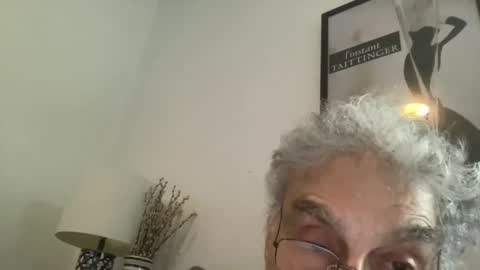 Snapshot of drtony4u222 chatting on December 21, 8:32 pm DrTony4u222100 online show from December 21, 8:32 pm