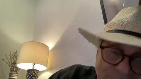 Snapshot of drtony4u222 chatting on February 8, 2:47 am DrTony4u222100 online show from February 8, 2:47 am