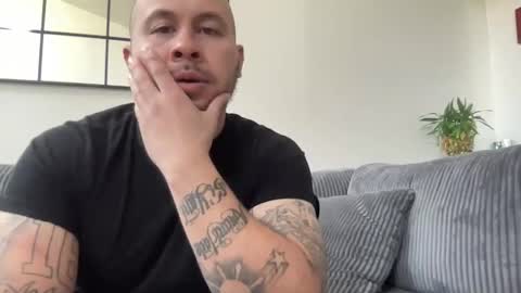 Snapshot of dtfandrecord chatting on March 1, 9:39 pm dtfandrecord online show from March 1, 9:39 pm