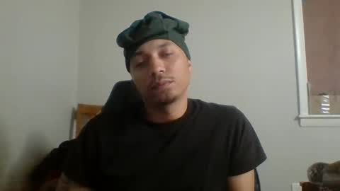 Snapshot of dubz07 chatting on January 9, 12:14 am dubz07 online show from January 9, 12:14 am