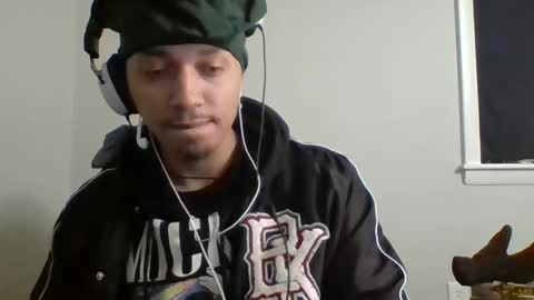 Snapshot of dubz07 chatting on February 12, 11:51 am dubz07 online show from February 12, 11:51 am