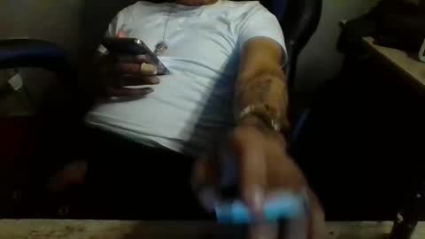 Snapshot of dubz07 chatting on October 24, 8:11 am dubz07 online show from October 24, 8:11 am