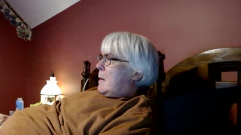 Snapshot of dug38 chatting on December 16, 1:53 am Doug online show from December 16, 1:53 am