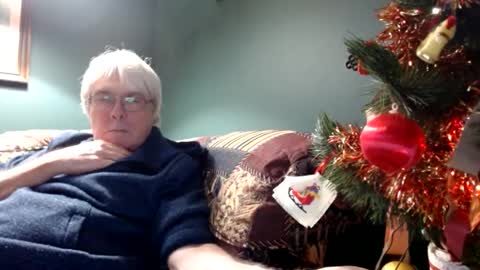 Snapshot of dug38 chatting on December 27, 9:22 pm Doug online show from December 27, 9:22 pm