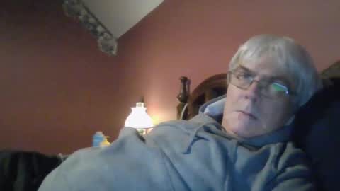 Snapshot of dug38 chatting on October 9, 4:05 pm Doug online show from October 9, 4:05 pm