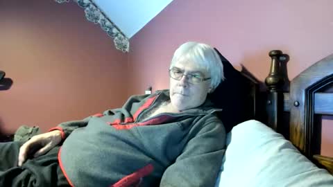 Snapshot of dug38 chatting on May 3, 12:49 am Doug online show from May 3, 12:49 am