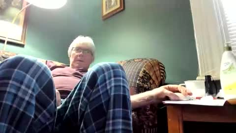Snapshot of dug38 chatting on May 17, 1:03 am Doug online show from May 17, 1:03 am