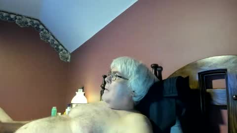 Snapshot of dug38 chatting on May 20, 2:07 am Doug online show from May 20, 2:07 am