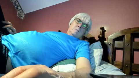 Snapshot of dug38 chatting on May 26, 2:07 am Doug online show from May 26, 2:07 am