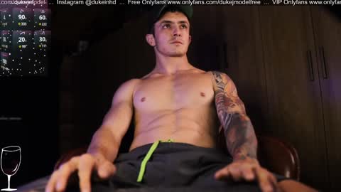 Snapshot of duke_j chatting on January 22, 3:41 am DUKE J online show from January 22, 3:41 am