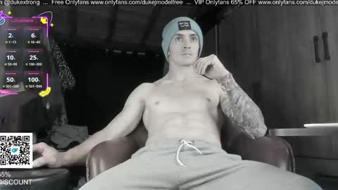 Snapshot of duke_j chatting on October 4, 2:31 am DUKE J online show from October 4, 2:31 am