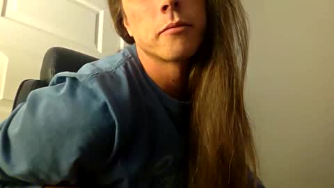 Snapshot of dukesky29 chatting on November 16, 3:01 am Dukeee online show from November 16, 3:01 am