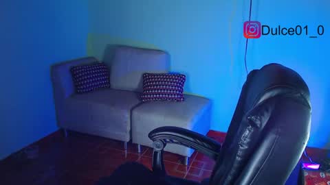 Snapshot of dulce01_0 chatting on June 10, 6:51 pm Charlotte online show from June 10, 6:51 pm