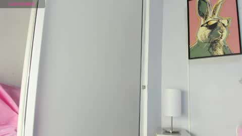 Snapshot of dulce__fiore07 chatting on April 18, 12:31 pm dulce__fiore07 online show from April 18, 12:31 pm