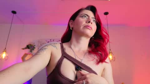 Snapshot of dulce_charlottee chatting on May 5, 8:17 pm DULCE online show from May 5, 8:17 pm