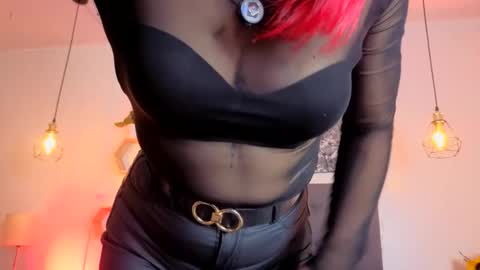 Snapshot of dulce_charlottee chatting on May 10, 7:19 pm DULCE online show from May 10, 7:19 pm