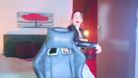 Snapshot of dulce_charlottee chatting on May 30, 7:22 pm DULCE online show from May 30, 7:22 pm