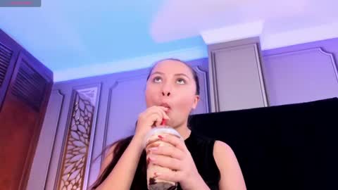 Snapshot of dulce_girls chatting on April 18, 7:58 pm Dulce online show from April 18, 7:58 pm