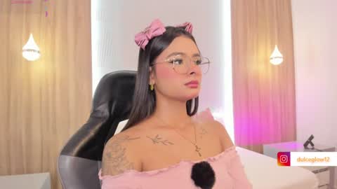 Snapshot of dulce_glow_ chatting on June 27, 3:50 pm D U L C E online show from June 27, 3:50 pm