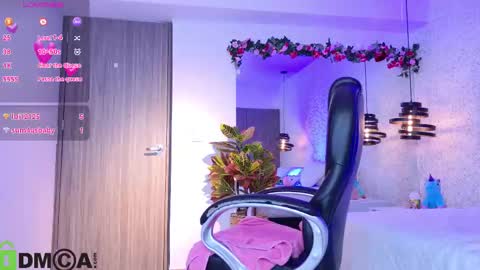 dulce_isabel_ online show from March 11, 3:23 am