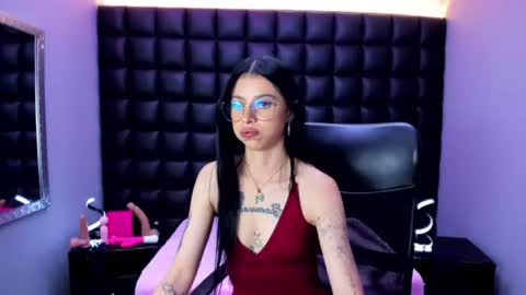 Snapshot of dulce_miiaa chatting on July 1, 6:18 pm dulce_miiaa online show from July 1, 6:18 pm