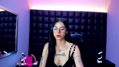 Snapshot of dulce_miiaa chatting on July 4, 6:36 pm dulce_miiaa online show from July 4, 6:36 pm