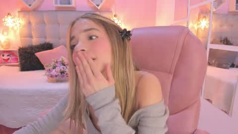 Dulce  online show from April 13, 8:03 pm