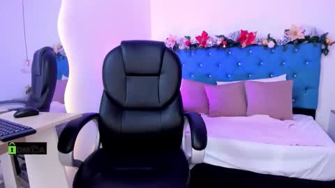 Dulce Baker online show from December 18, 4:18 am