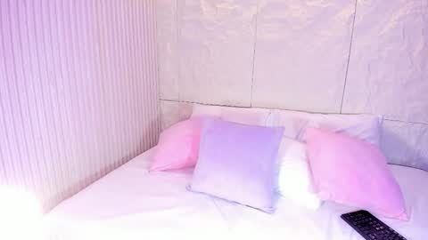 Dulce  online show from January 16, 8:02 pm