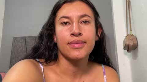 dulceizzy online show from May 12, 12:41 am