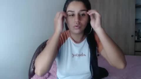 Snapshot of dulcekatty18 chatting on March 25, 3:40 pm dulcekatty18 online show from March 25, 3:40 pm